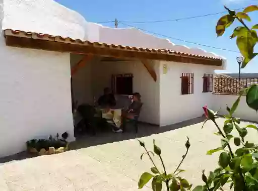 Casa Cueva "Las Rosas"