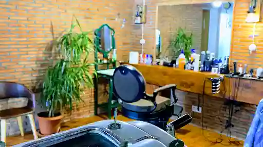 Peluquería y barbería Ernesto