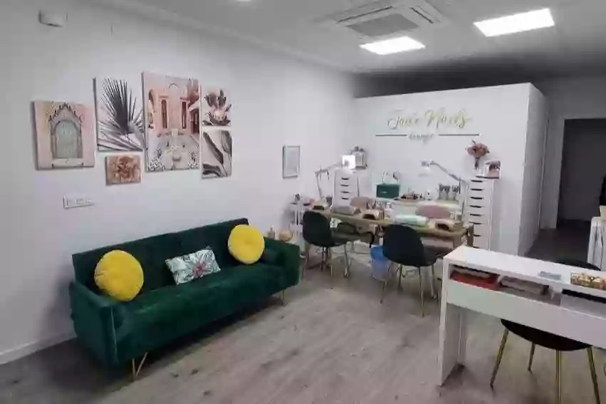 Jade Nails Lounge