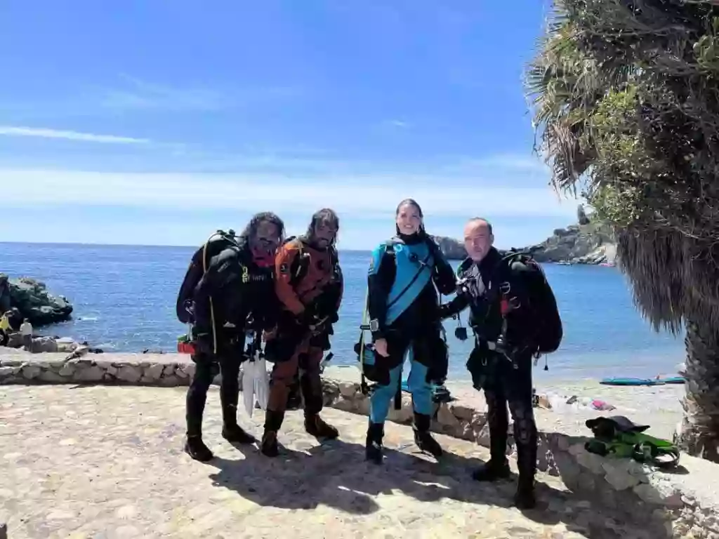 Different Scuba School - DSS - Escuela de Buceo