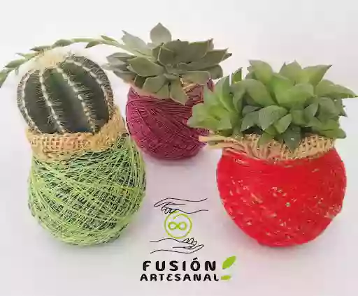 Fusion Artesanal. Plantas Kokedamas, Cerámica Taller y Venta de articulos Artesanales