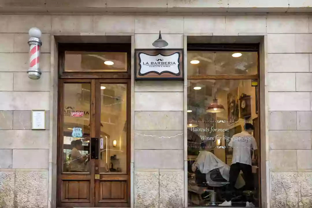 La Barbería Haircuts and Wines (La Rambla)