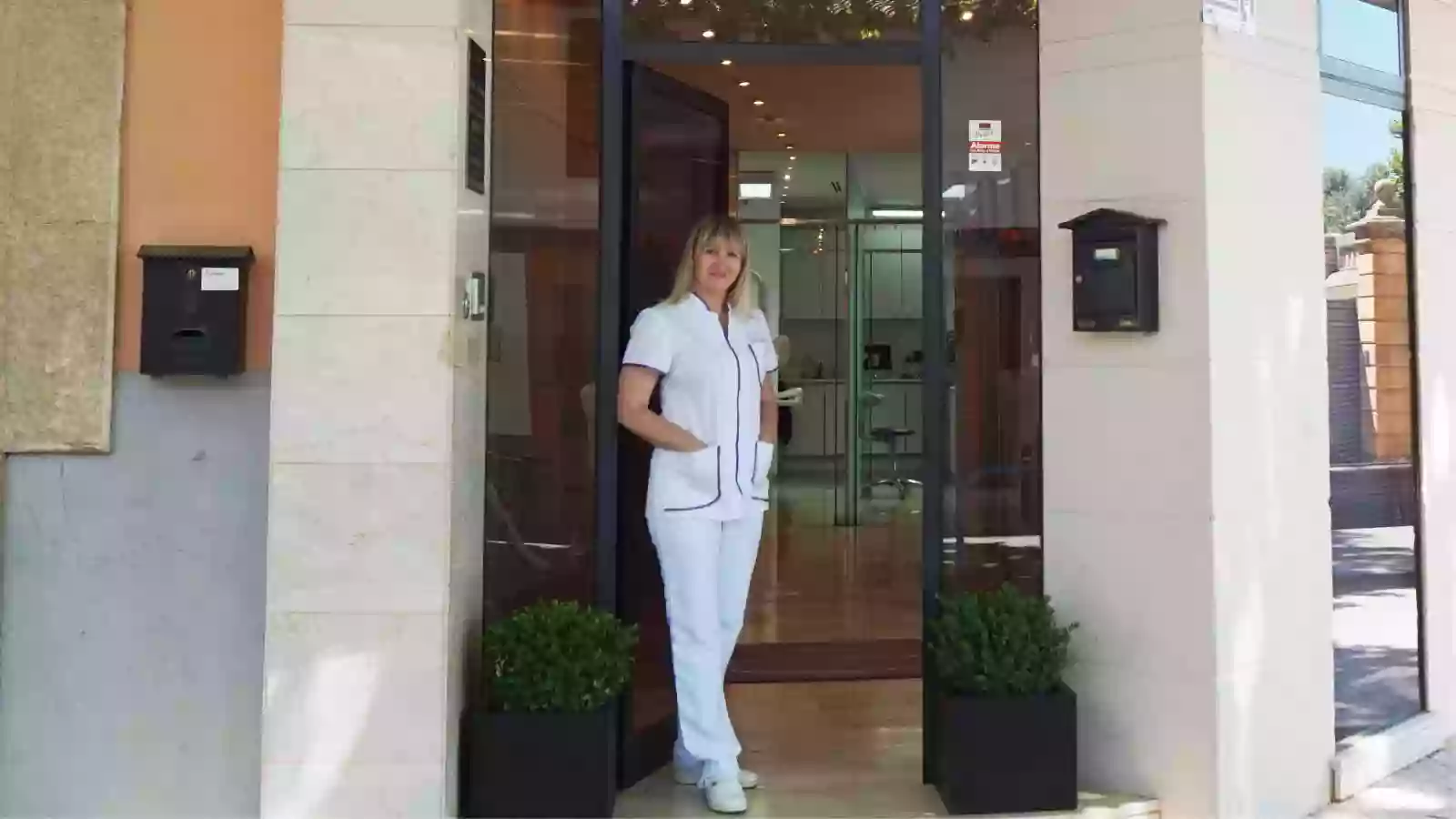 Dentistas en Mallorca Dental Clinic Son Sardina - Urgencias 365 días