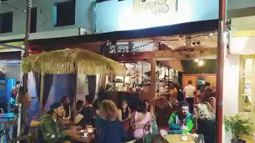 Los Monos Sabios Tiki cocktail bar