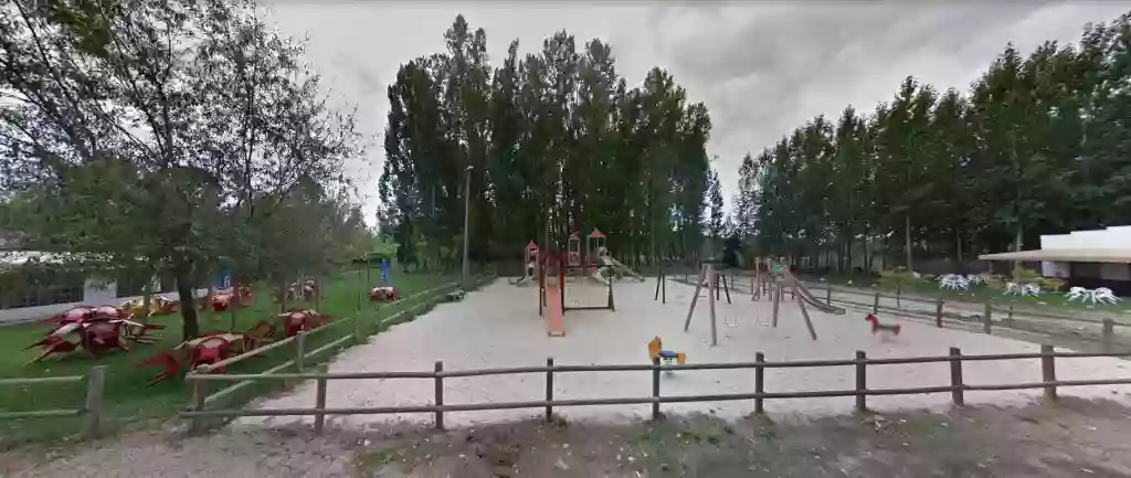 Parque infantil camping Llamas de la Ribera - PequeMap