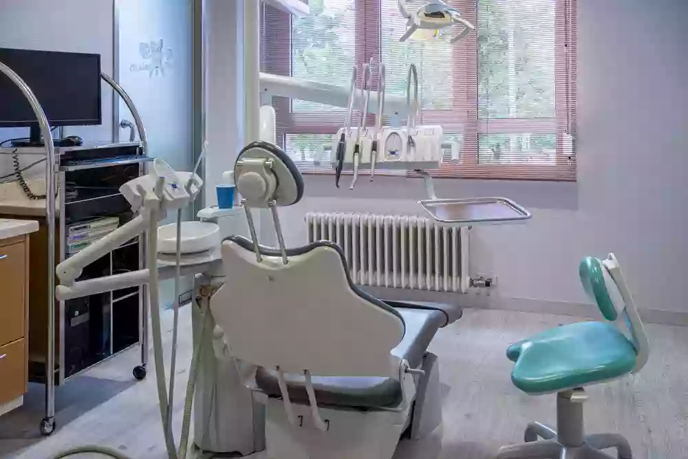 Clínica Dental - Dr. Agustín Alvarez Otero