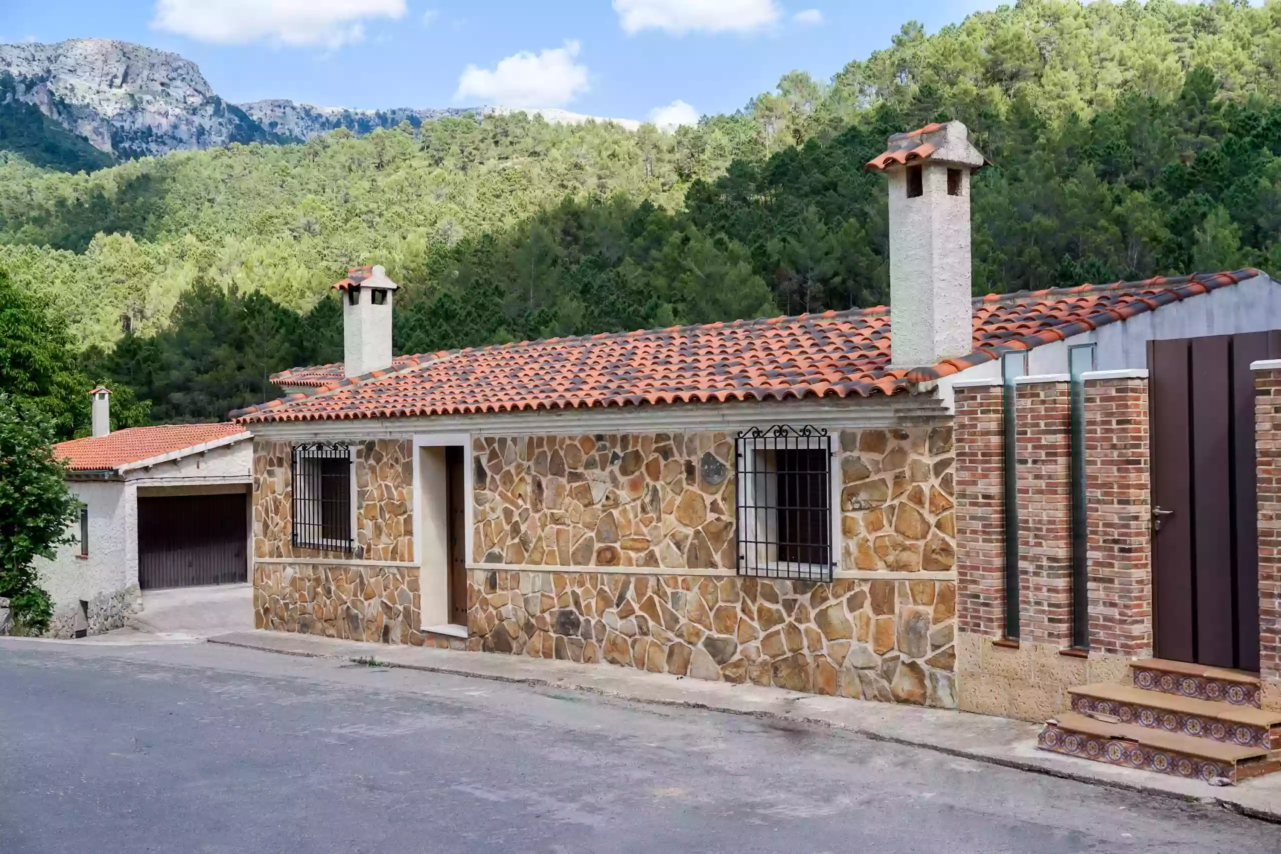 Casa Rural “Mirador Río Tús”.
