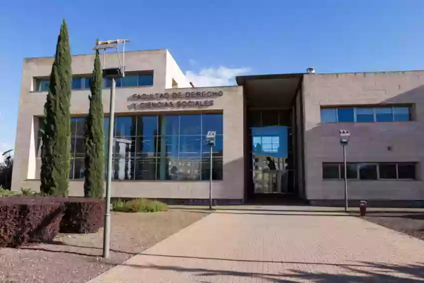 Facultad de Derecho y Ciencias Sociales