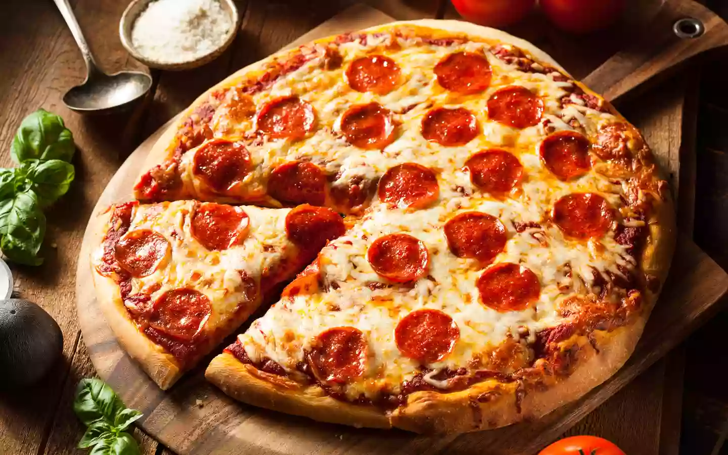 SPICY FRIED CHICKEN & PIZZA
