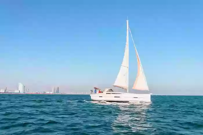 Sea-Barcelona Sailing and Charter