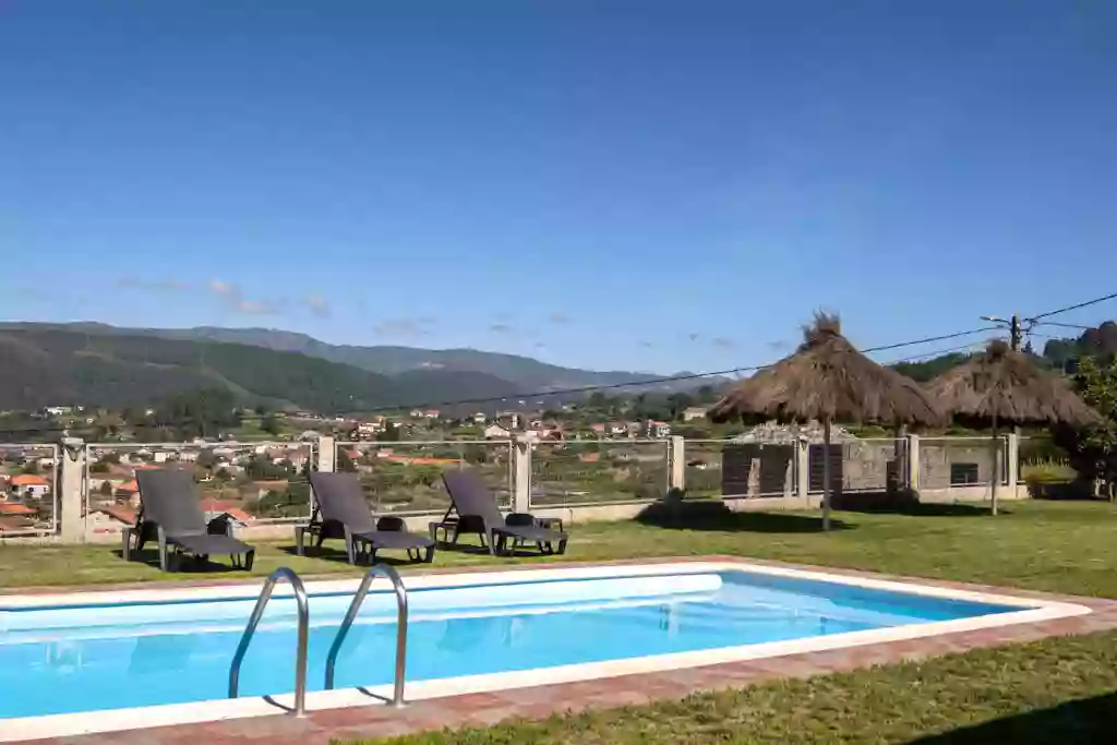 Casas Rurales A Chairiña Y A Revolta