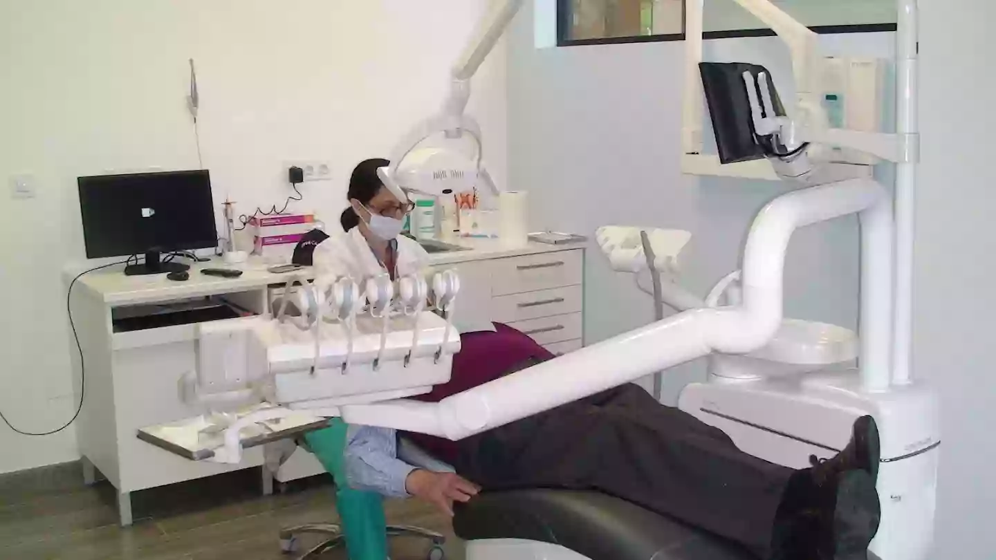 Clínica Dental Los Eres, S.L.