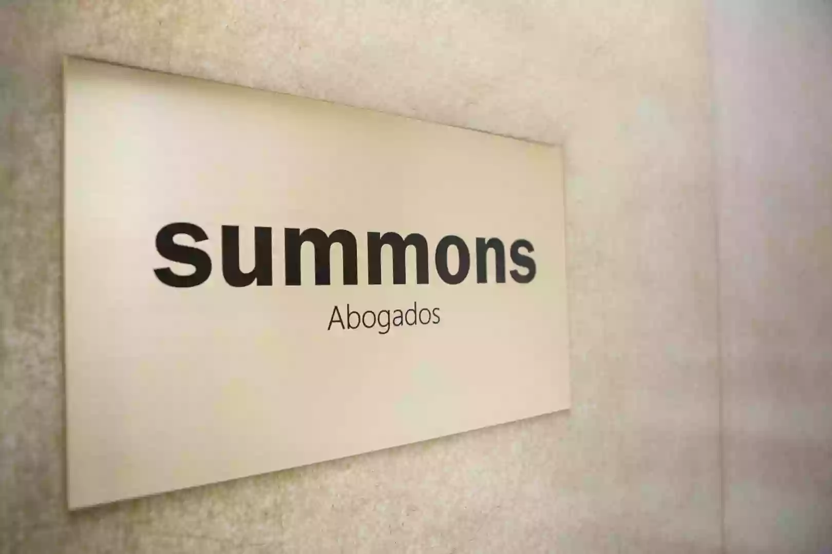 Summons Abogados