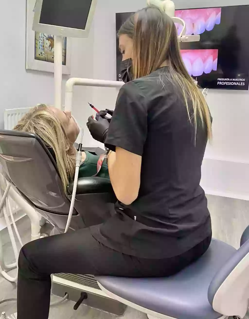 Dentalcom -Odontología Estética-