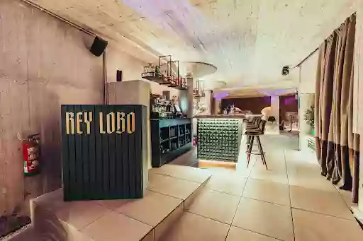 Rey Lobo The Club