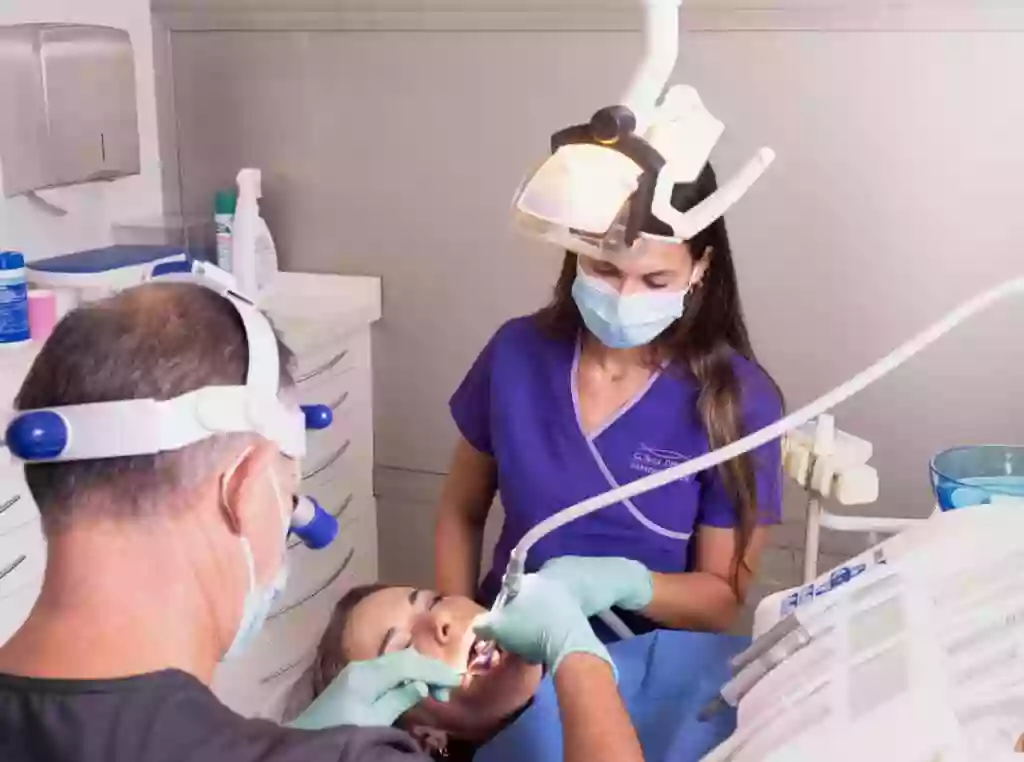 Clínica Dental Herrero Oliden-Odontologia y estética