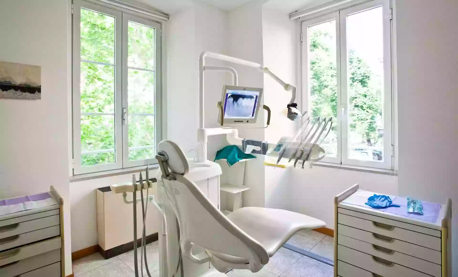 CLÍNICA DENTAL LACAR