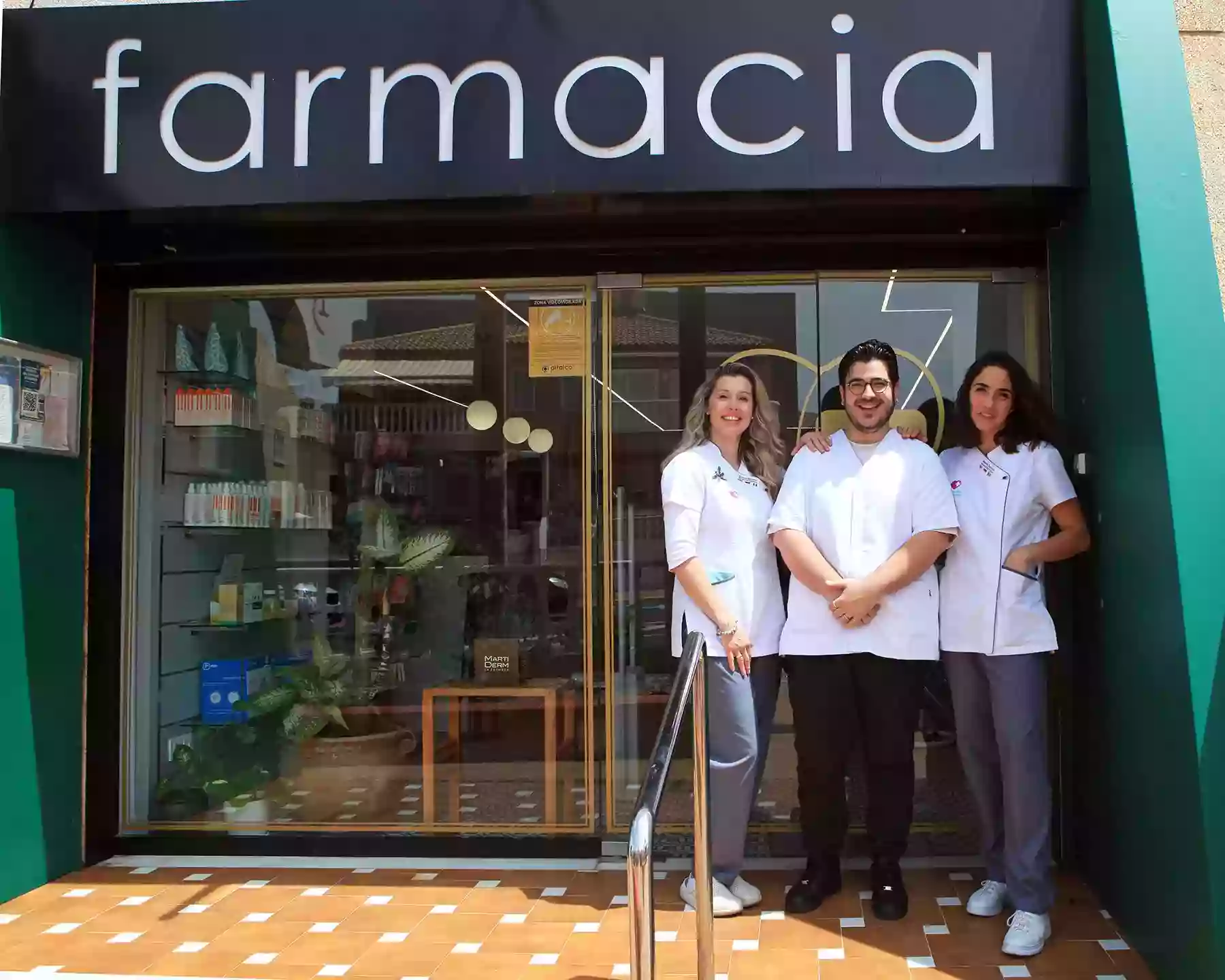 Farmacia La Loma