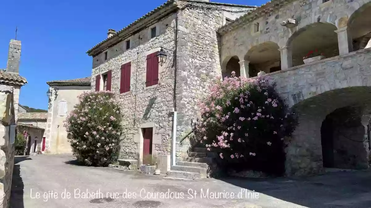 Gîte de Babeth: Location gite tout confort proche activités nautiques, randonnée, pêche, Vallon-Pont-d'Arc, gorges Ardèche