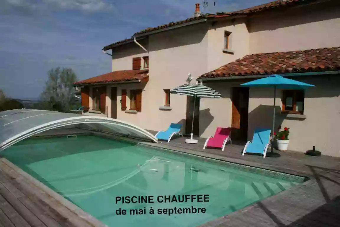 Gite la ferme de Taverne, gite de groupe 12 personnes, avec PISCINE PRIVEE . Gaudard Isabelle et Ludovic