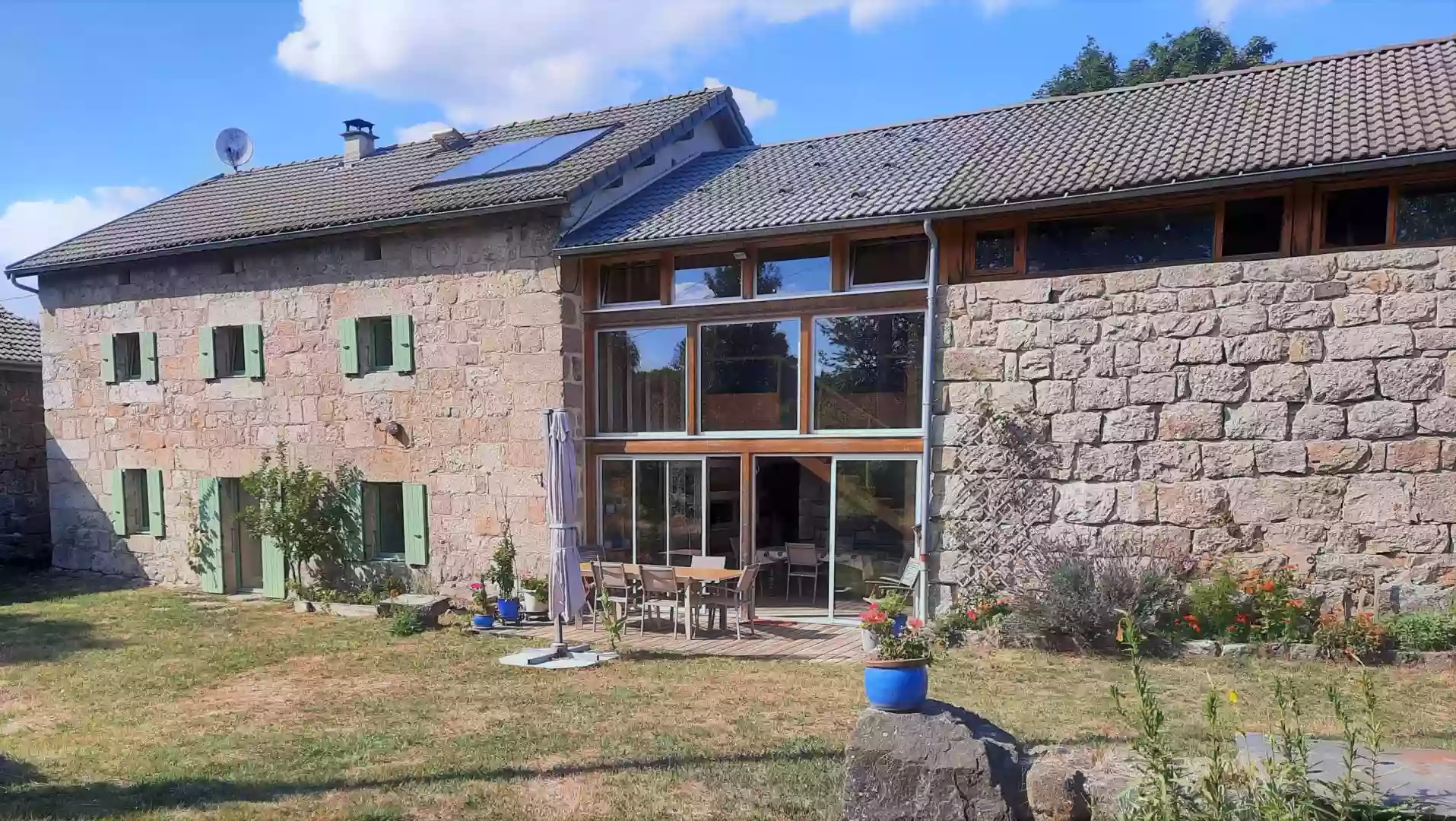 Gîte de Charrey : Gîte à la campagne avec salle de réception, idéal randonnées, Gîte de groupe, en Haute-Loire