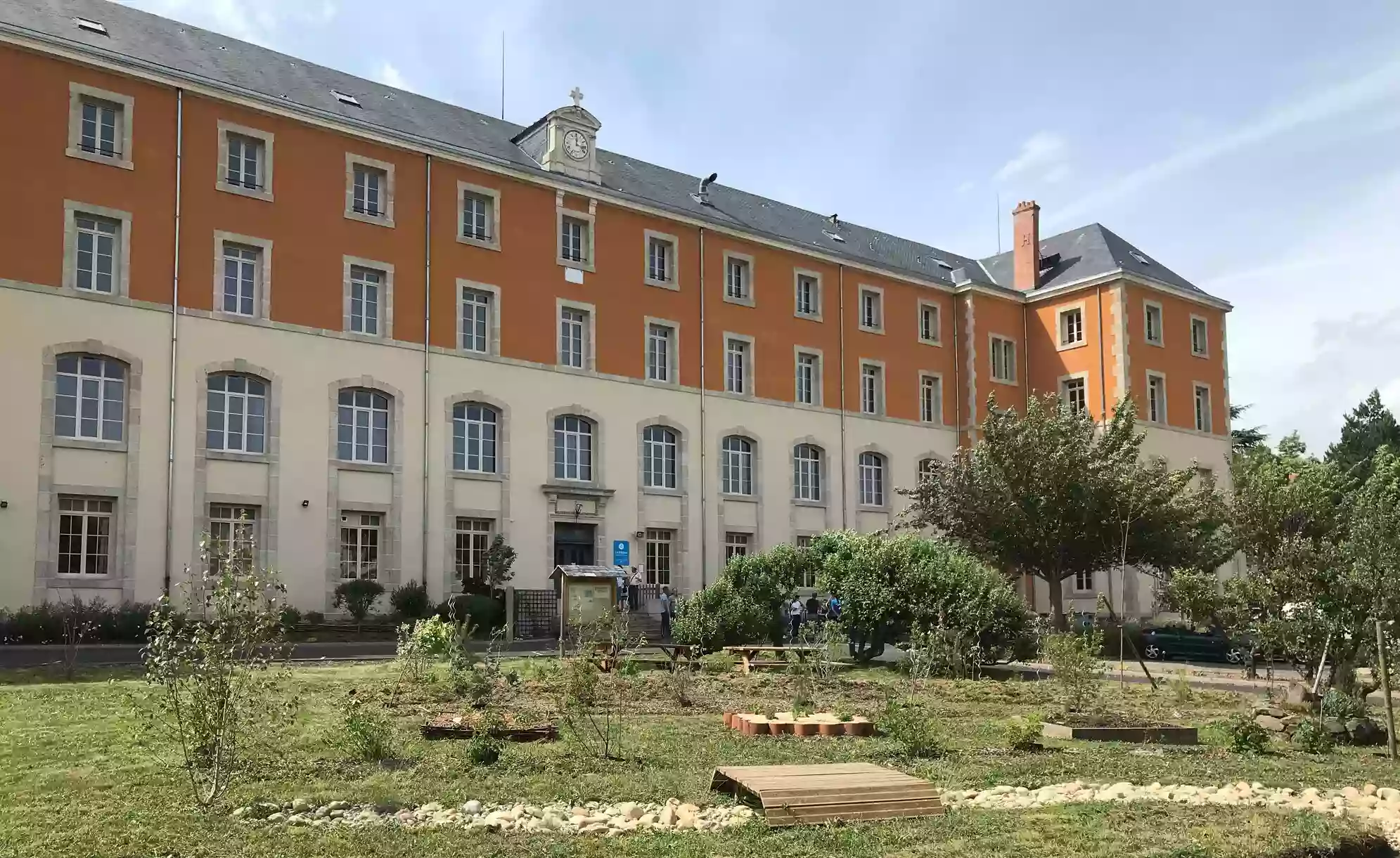 Institut des Sciences de la Vie et de la Terre