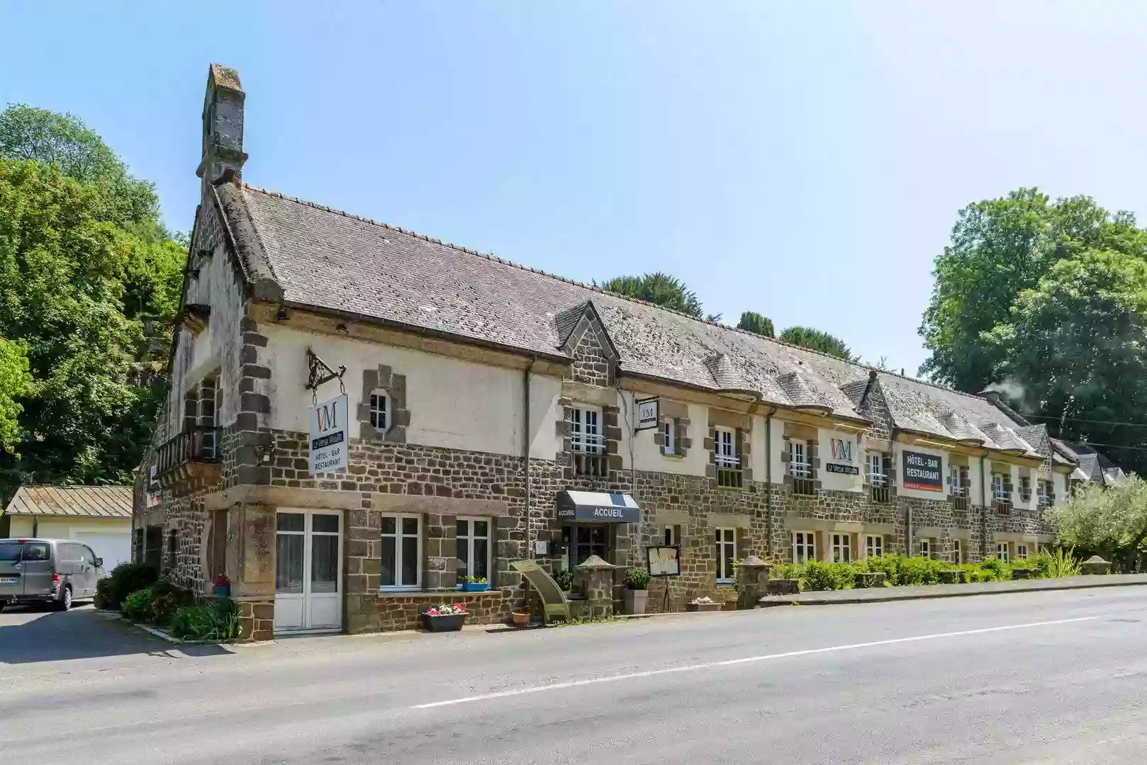 LE VIEUX MOULIN – Hôtel, restaurant bistronomique et mariage à Hédé en Ille et Vilaine (Bretagne)