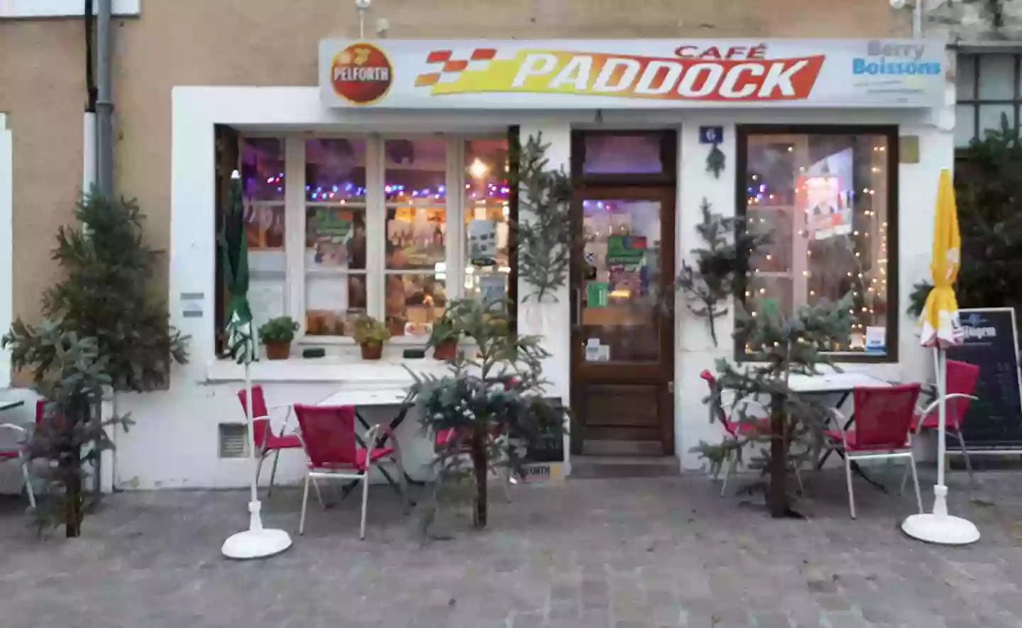 Le Paddock Café