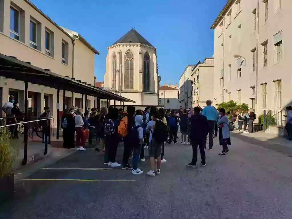 Collège Charles de Foucauld