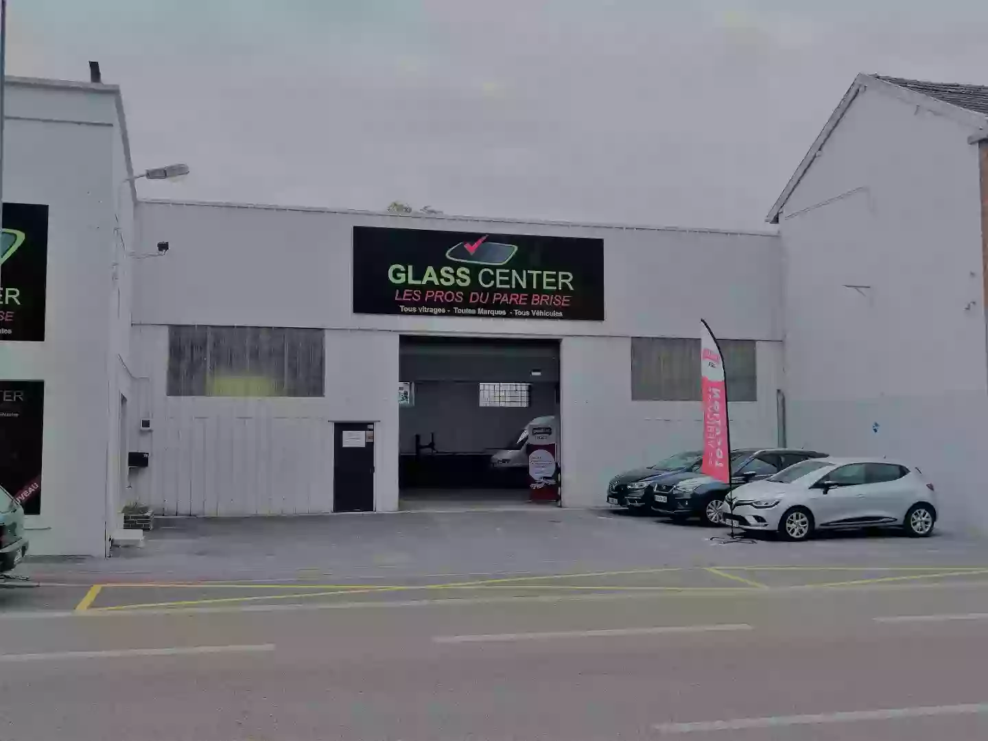 GLASS CENTER Pare-brise CHALONS-EN-CHAMPAGNE Les Pros du Pare-Brise - GARAGE AUTOMOBILE