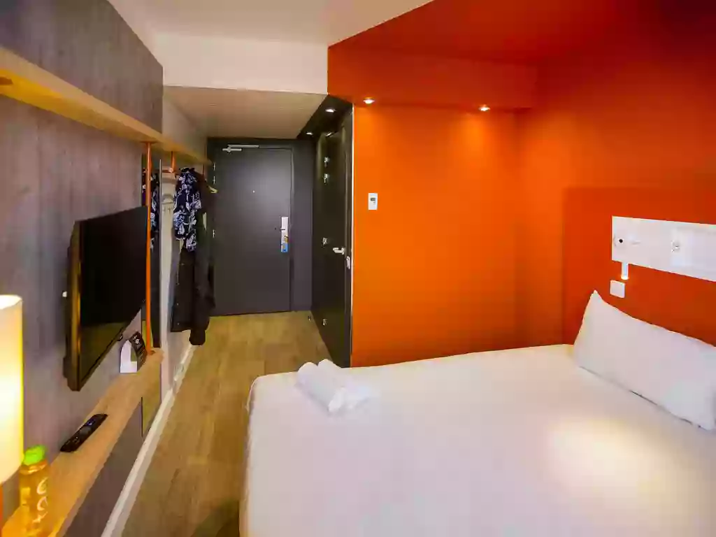 HOTEL IBIS BUDGET BEAUVAIS AEROPORT