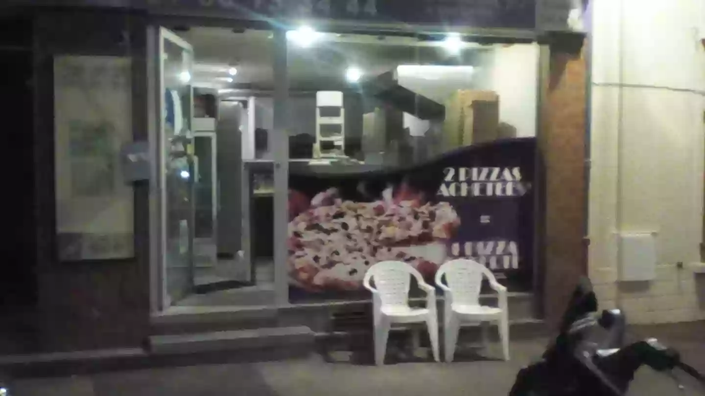 Aubergenville Di Napoli Pizza