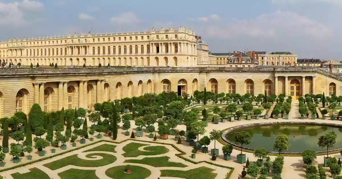 Maison et Services Versailles | Ménage, repassage, jardinage, nettoyage des vitres