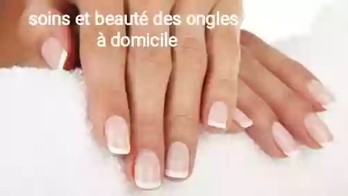 Manucure des ongles à domicile