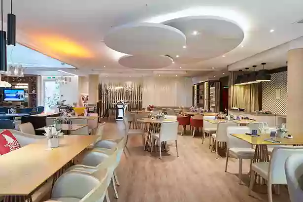 l'Esprit Libre Restaurant at Aiden by Best Western