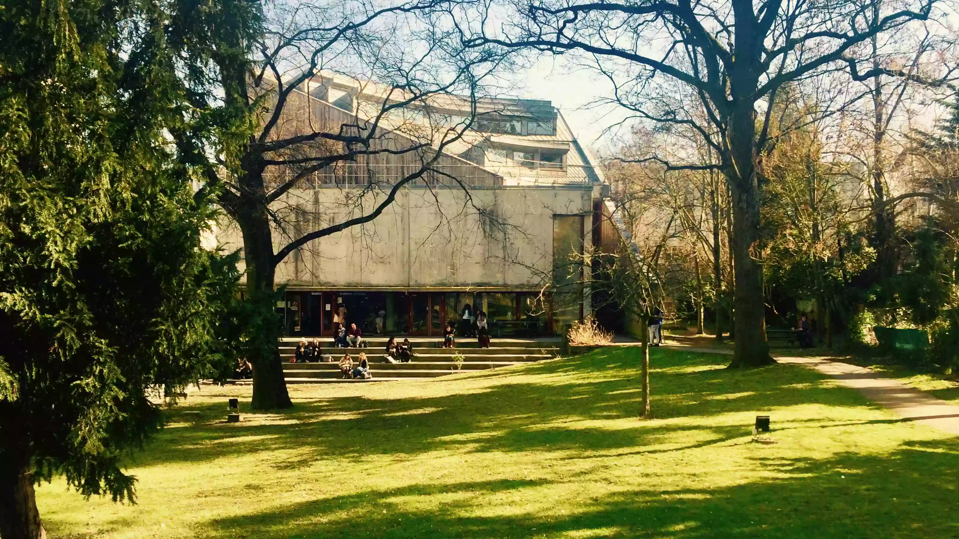 Faculté Jean Monnet (Droit, Économie, Management) - Université Paris-Saclay