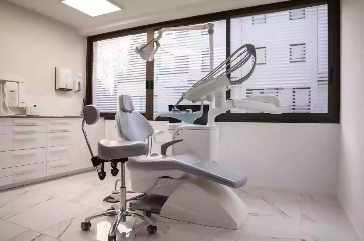 Centre Dentaire de Noisy Le Grand - Dentiste Noisy le Grand - Implant dentaire - Urgences dentaires