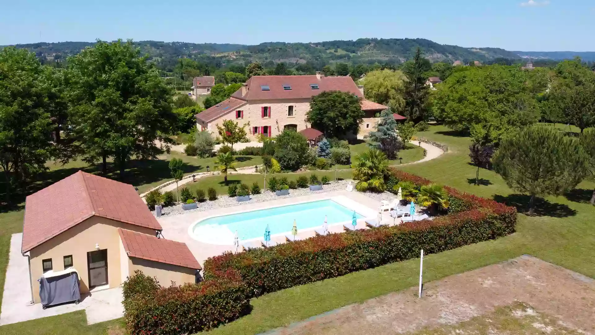 Domaine Benester : Location gites et chambres d'hôtes avec piscines et bains nordiques en Périgord noir, Dordogne