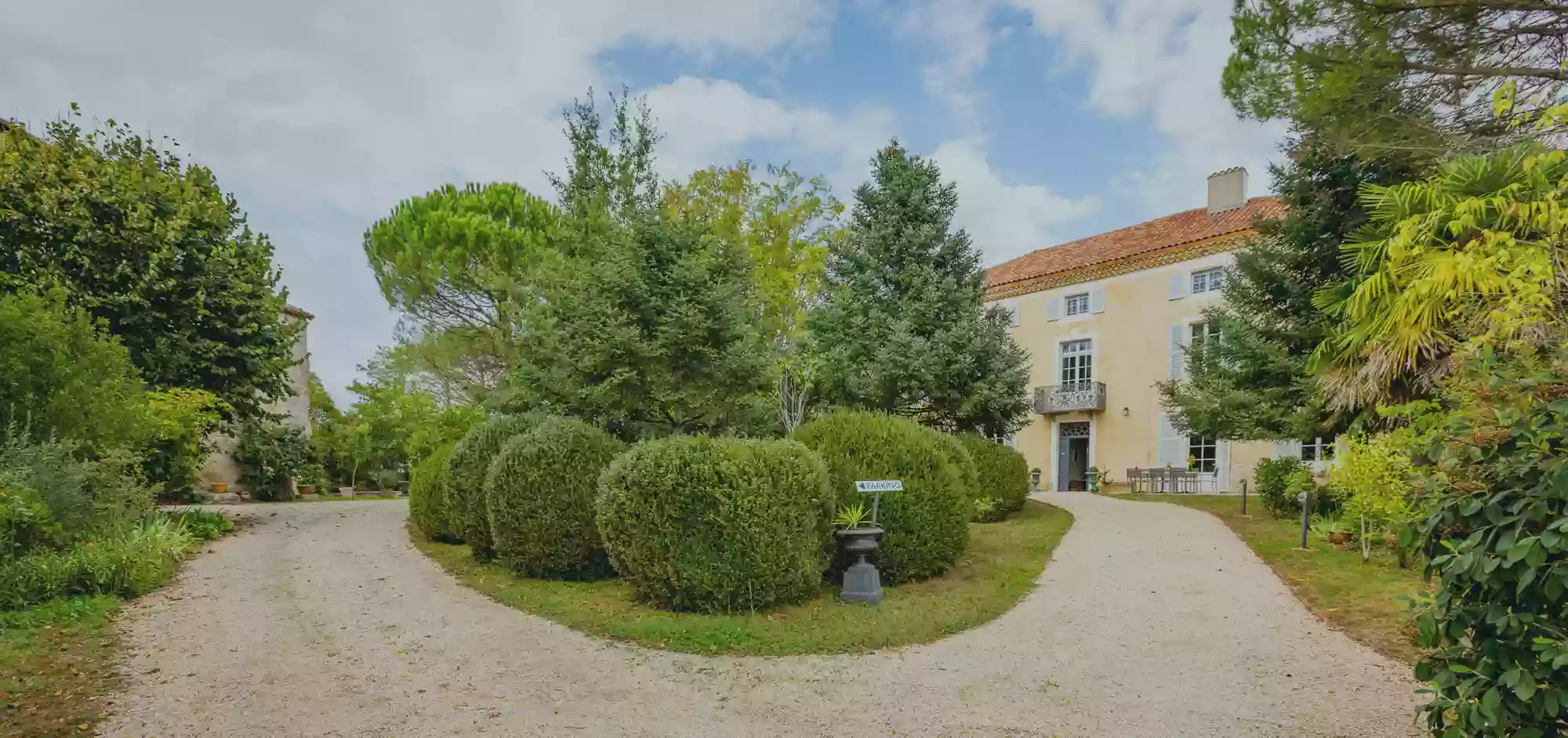 Le CastelPierre de Lagraulet - Location Maison de Vacances 4* luxe Gers