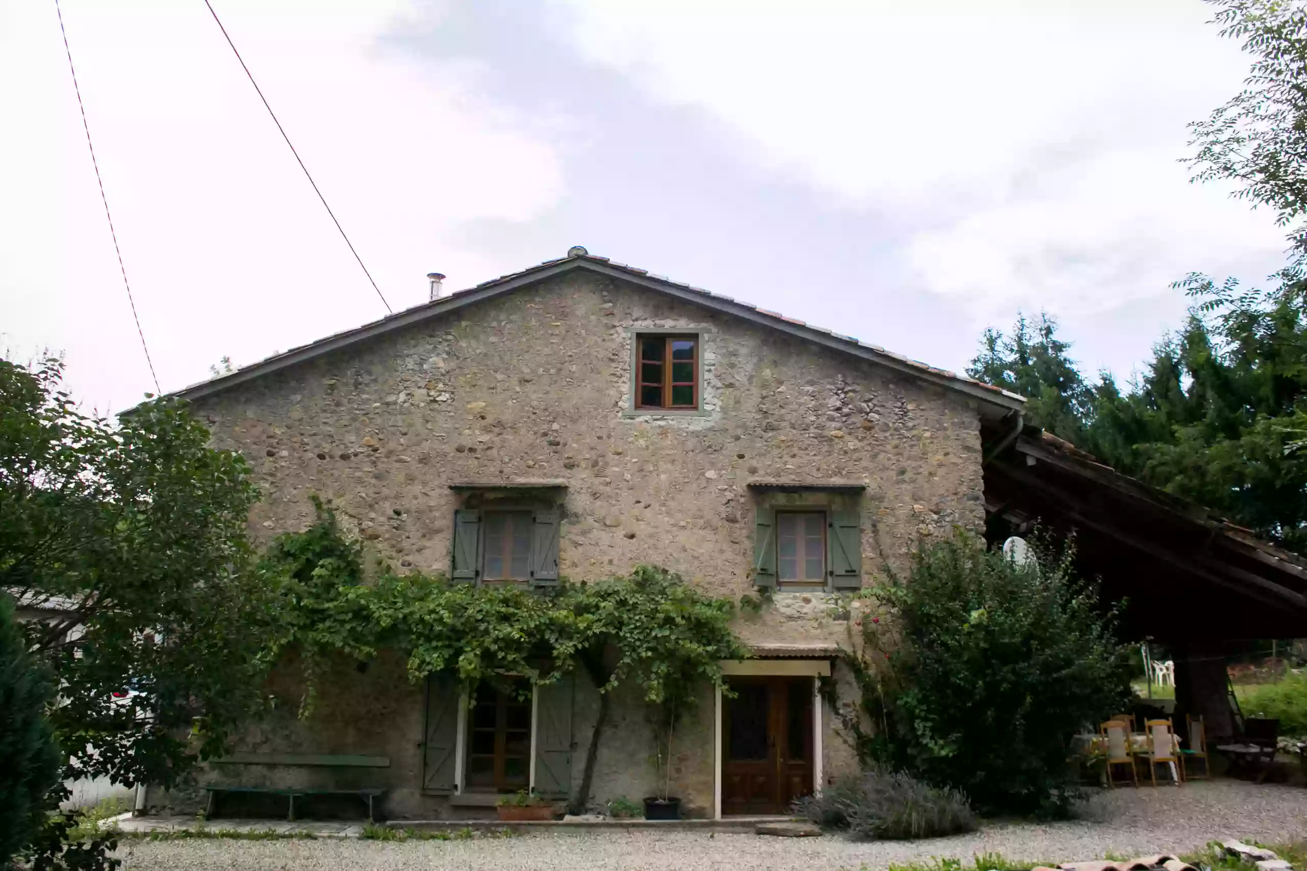 Imagine a house at the end of the village B&B Chambres d'hôtes