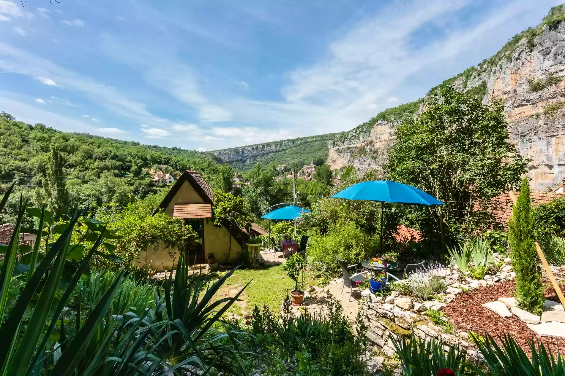 Gîtes Un Jardin dans la Falaise - Cabrerets (proche Saint Cirq Lapopie)