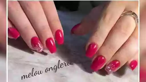 Au Fil Des Ongles