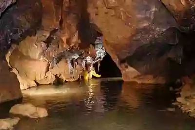 Speleologie, grotte, gouffre, caverne. Figeac, Lot