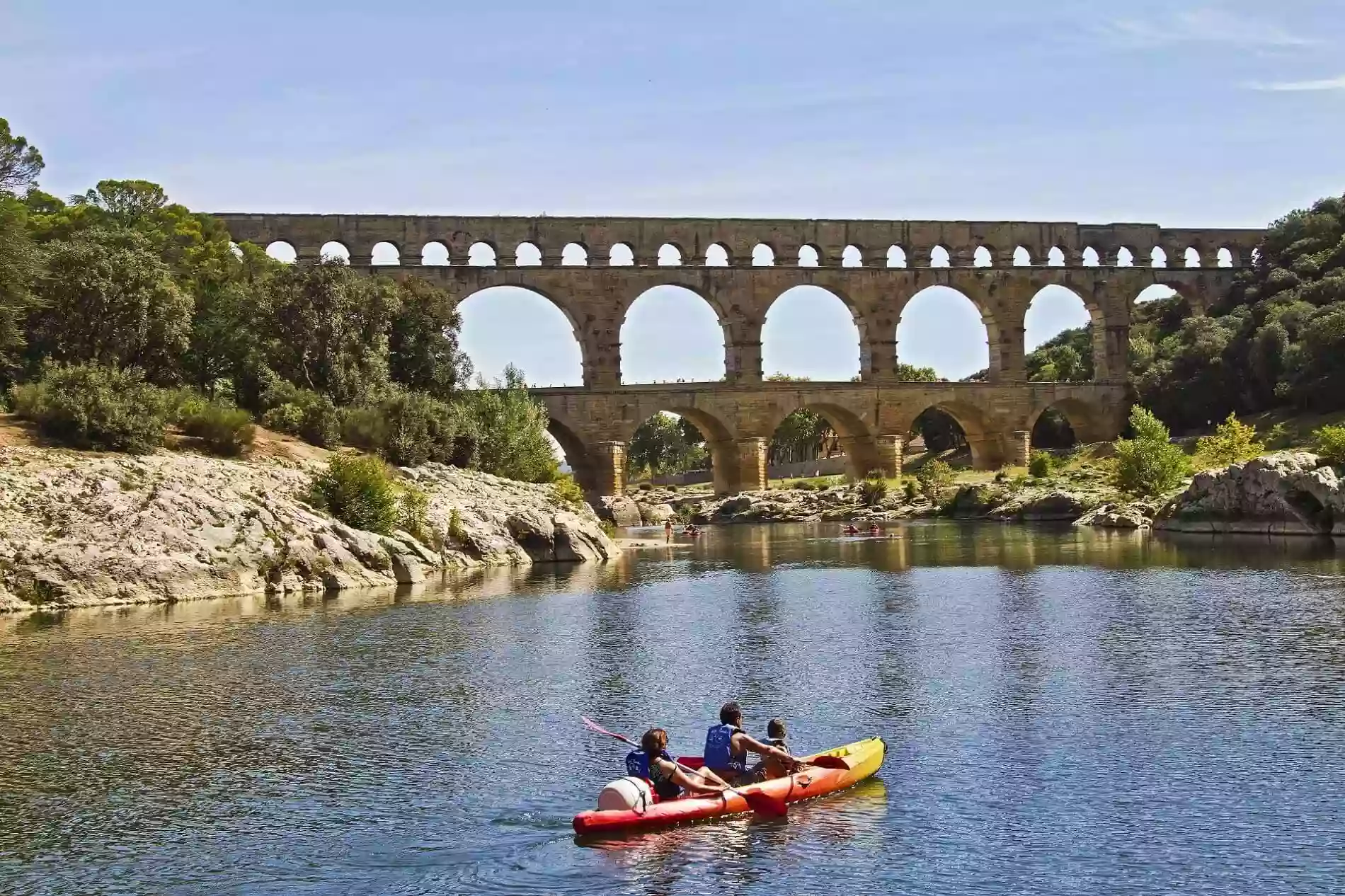 Puravida -Natu'Rando - Canoë - Vélo - Pont du Gard
