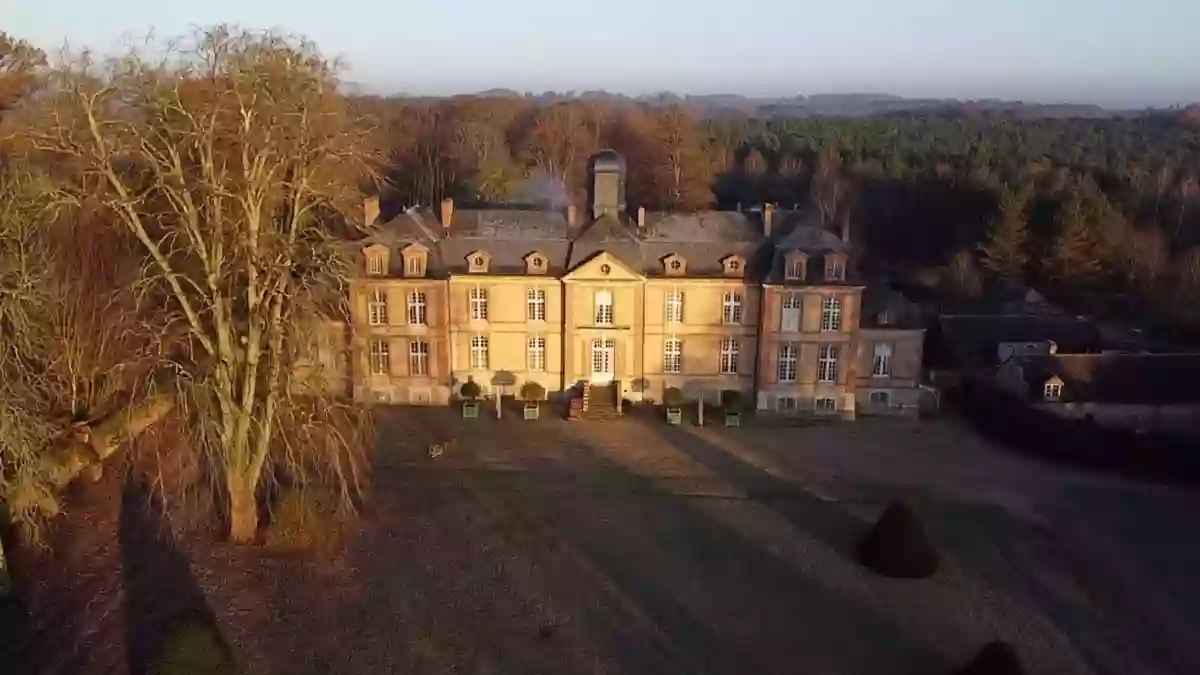 Château de Lauresse: Chambre d'hôtes de luxe au Mans, avec piscine, spa, sauna et hammam et salle de réception, Sarthe