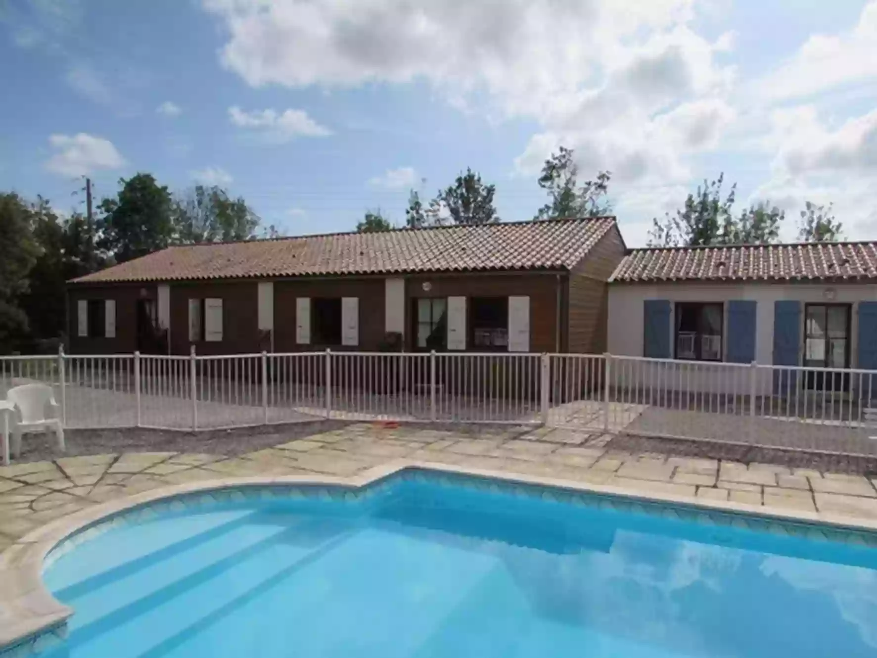 Gîtes au Bas Marais : Gîte avec piscine chauffée au calme, dans le Marais Poitevin, proche plage, en Vendée, Pays de la Loire