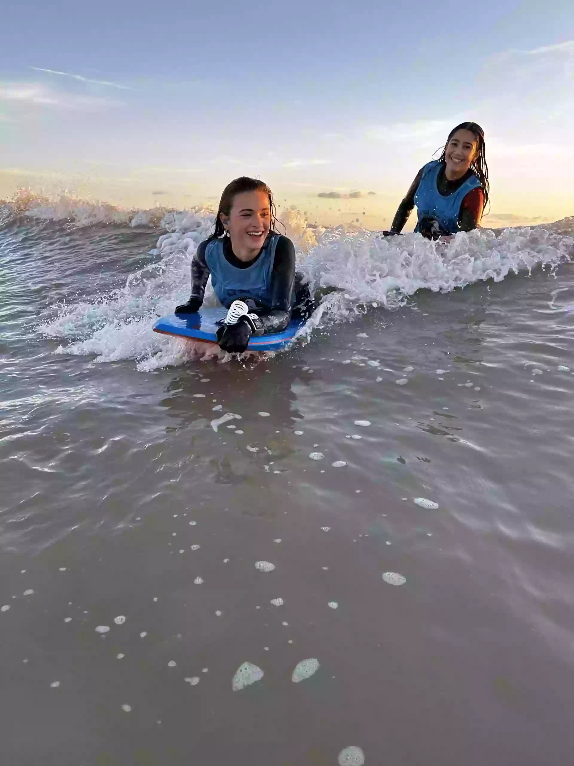 Riding Factory école de Surf Bodyboard Skate Natation Paddle