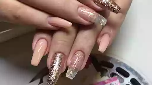 Luxury Nails Nagelstudio