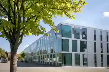 Institut für Softwaretechnologie (ISTE)