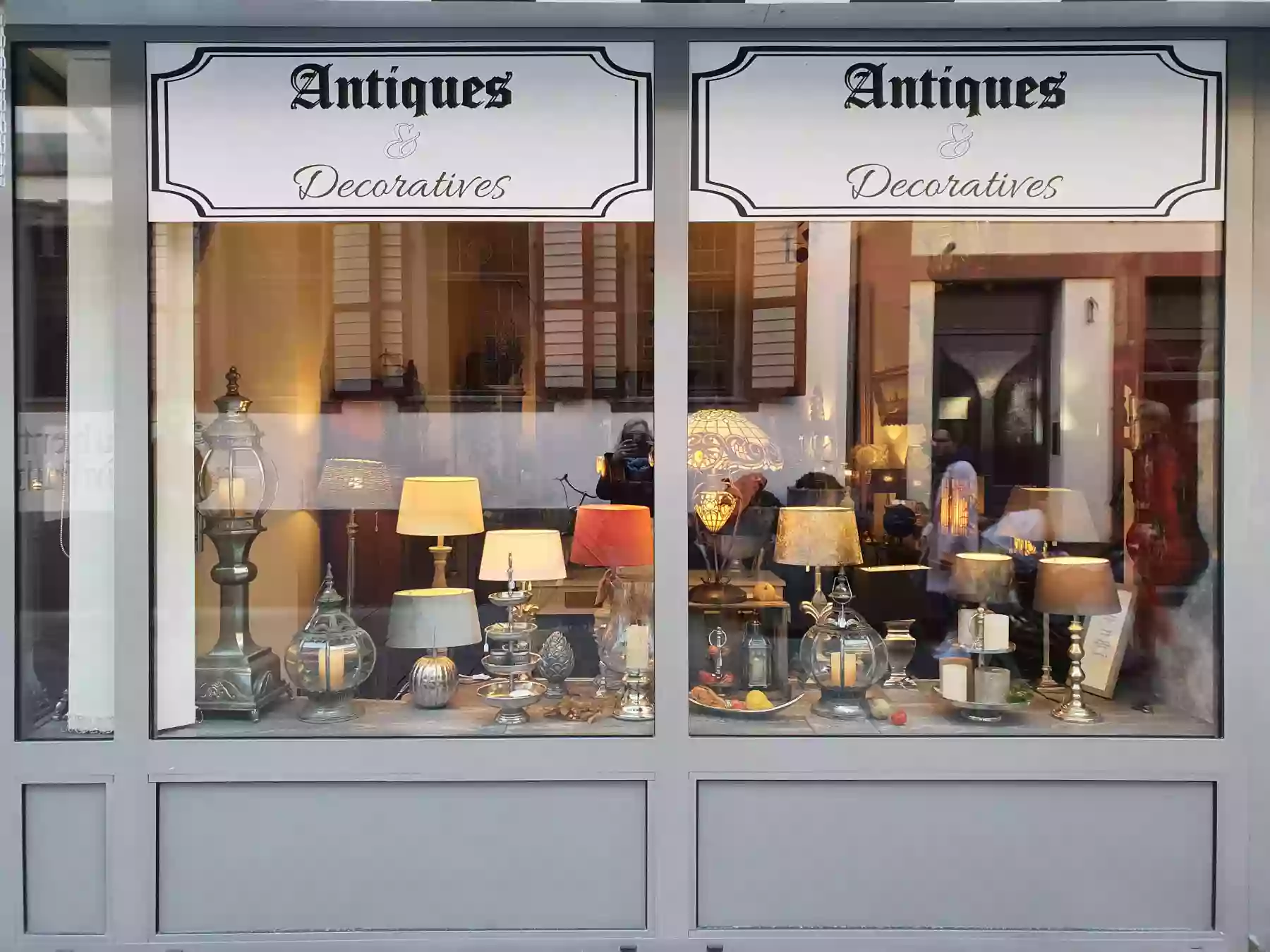 Antiques & Decoratives